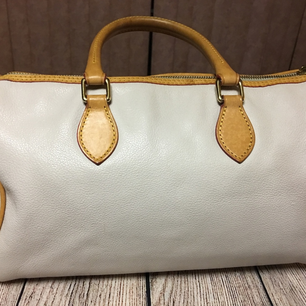 SOLD!! Dooney & Bourke Leather Dr Bag Satchel - Picture 4 of 8